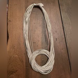 NWOT Short Piano Wire Necklace